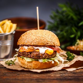 Бейкан бургер (350г)