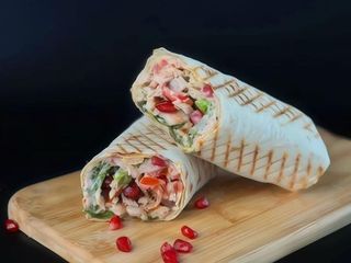 Гранатова шаурма з курячим м'ясом