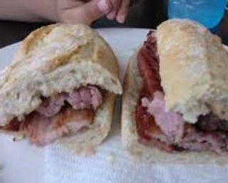 Bocadillo salchichas blancas