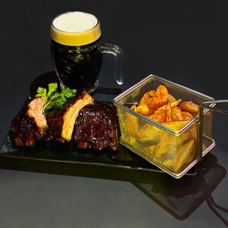 Coaste de porc barbecue și cartofi wedges (BBQ Pork Ribs, wedges potato  )