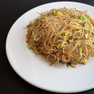 7B Spaghetti di riso con pollo