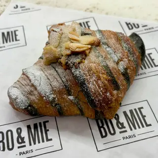 Croissant De Pistacho 3 Texturas Con Almendras