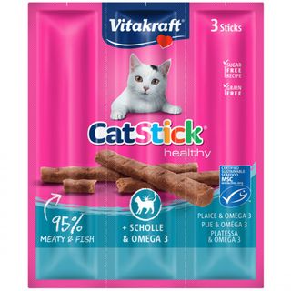 Recompense pentru pisici Vitakraft Cat Sticks cu Cambula si Omega 3 18 g