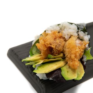 Temaki De Pollo Y Aguacate