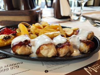 Punjeni pileći ražnjići 