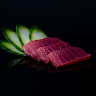 Sashimi tuna