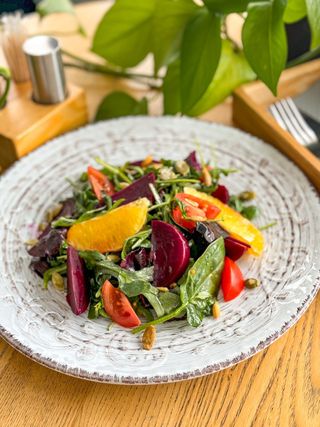 Бебі мікс салат з апельсином та буряком (240)