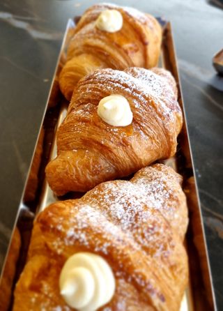 Croissant Crema Chantilly