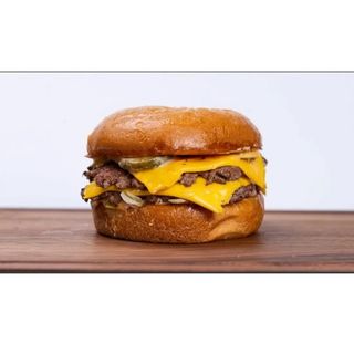 Classic Smash Cheeseburger plus