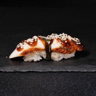 Нігірі з Вугрем