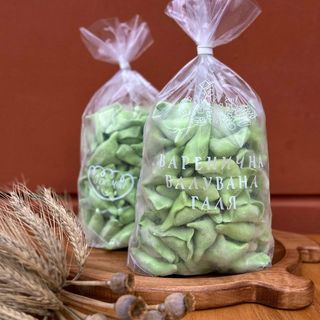 Вареники шпинатні з куркою та сиром сулугуні з тонкого тіста (1кг)