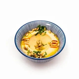 Hummus cu muguri de pin