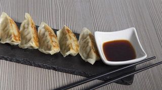 Gyoza De Pollo Con Verdura (6 Pzs.)