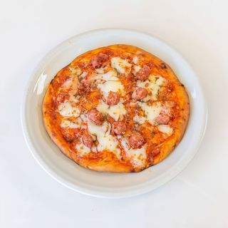 Pizzetta rossa con salsiccia