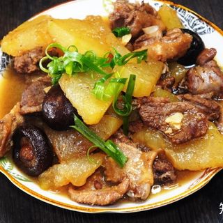 Anatra con funghi e bambù 