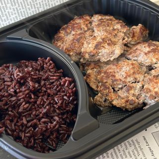 Конски кюфтета на скара