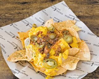Nachos Caseros Con Chili De Ternera Y Jalapeños