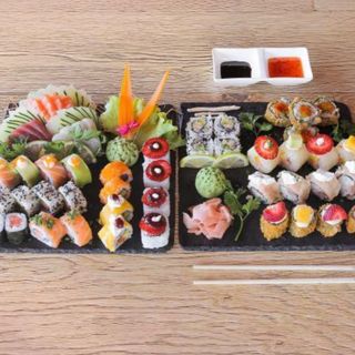 Sushi & Sashimi/72p - 2 por 1