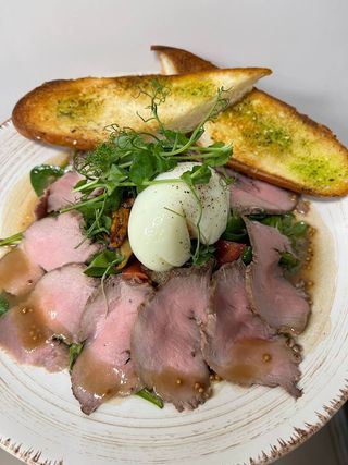 Салат ростбіф з кіноа (280г)