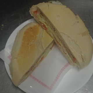 Hamburguesa de pollo con verduras molidas