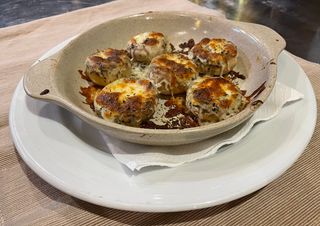 Cogumelos Recheados com Queijo Gratinado