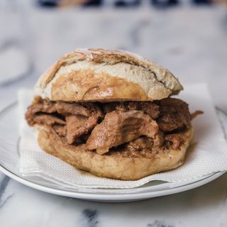 Sandes de Bifana com Batata