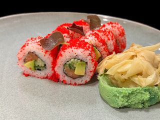 Рол Каліфорнія з лососем (230/10/20/50г)