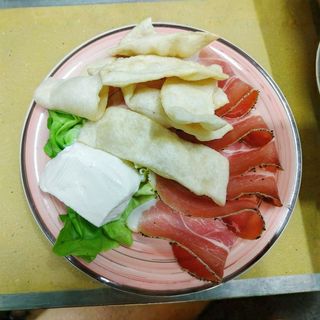 Donzelle crudo e stracchino