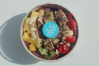 Açaí Bowl De Fresa Con Plátano Y Kiwi