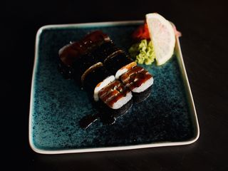 Футомакі з вугрем (260г)