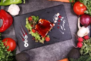 Сьомга терияки със свежи салатки (250г)