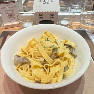 TAGLIATELLE CON CARCIOFI E GRANA 