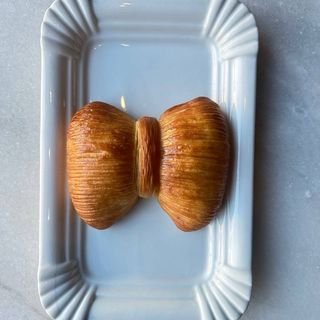 Бант з кремом матча 