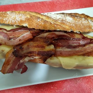 Bocata De Bacon Y Queso