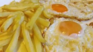 Huevos Fritos Con Patatas