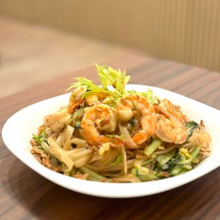 Pho Xao Tom ( Tagliatelle con Gamberi)