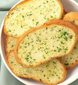 Tapa of Garlic Bread