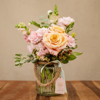 Jarrón Con Seleccion De Tonos Rosa