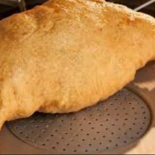 Pizza Frita (30 x 30 Cm.)