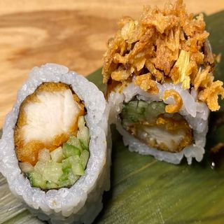 44. California roll pechuga ahumado de cerveza y pepino ( 8 pzs.)