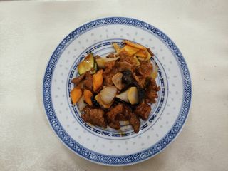 65 Manzo con verdure