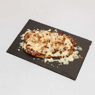 Patacón con Pollo Hawaiano..