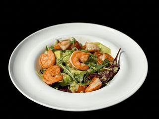 Салат з тигровими креветками та кіноа (270g)