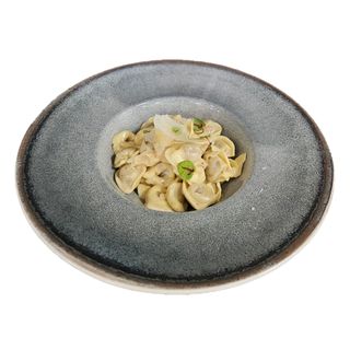 Тортелини с броколи и сметана