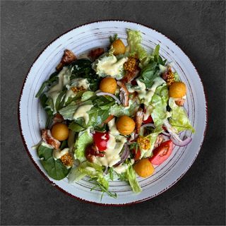 Салат з картопляними крокетами 280 г