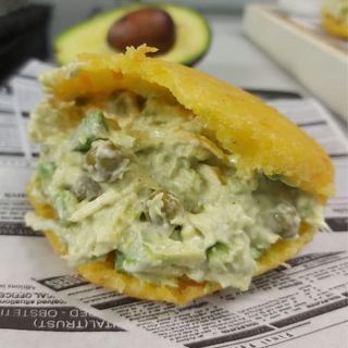 Arepa reina pepiada (1 ud.)