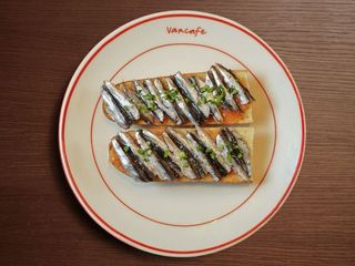 Брускета з анчоусами й томатами (180g)