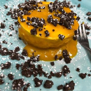 Cheesecake mango e crumble di nocciola