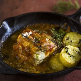 Dorada al horno con patatas