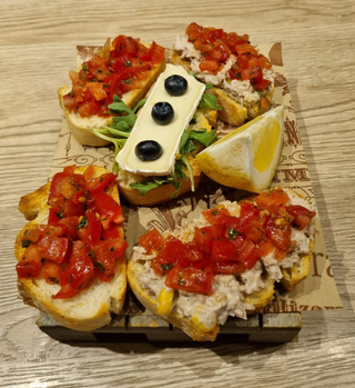 Avocado and  Tomatoes Bruschetta 200 g